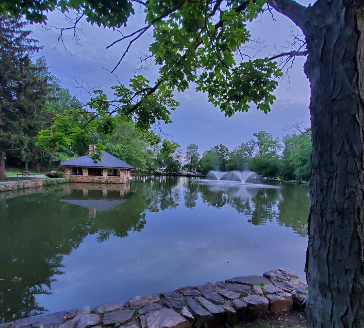 tilley-pond-park-photo